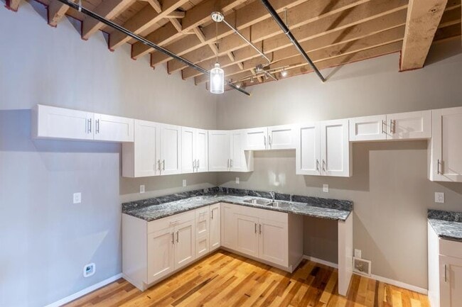 Building Photo - 116 N 4th St