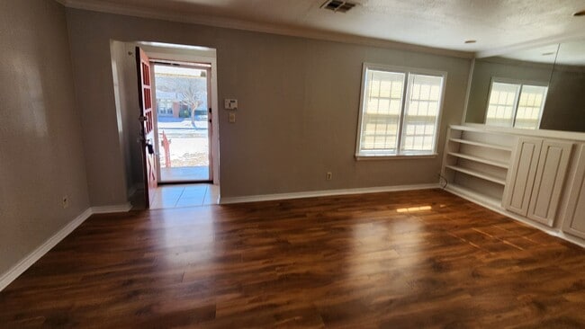 Building Photo - 2 Bed 1 Bath in Oklahoma City!