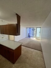 Building Photo - 2651 Kuilei St