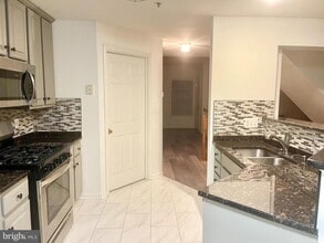 Building Photo - 11854 Breton Ct