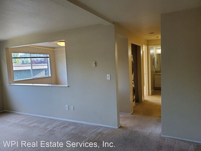 Building Photo - 3644 Phinney Ave N
