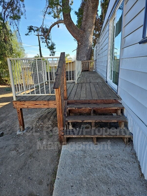 Building Photo - 21465 Club Dr