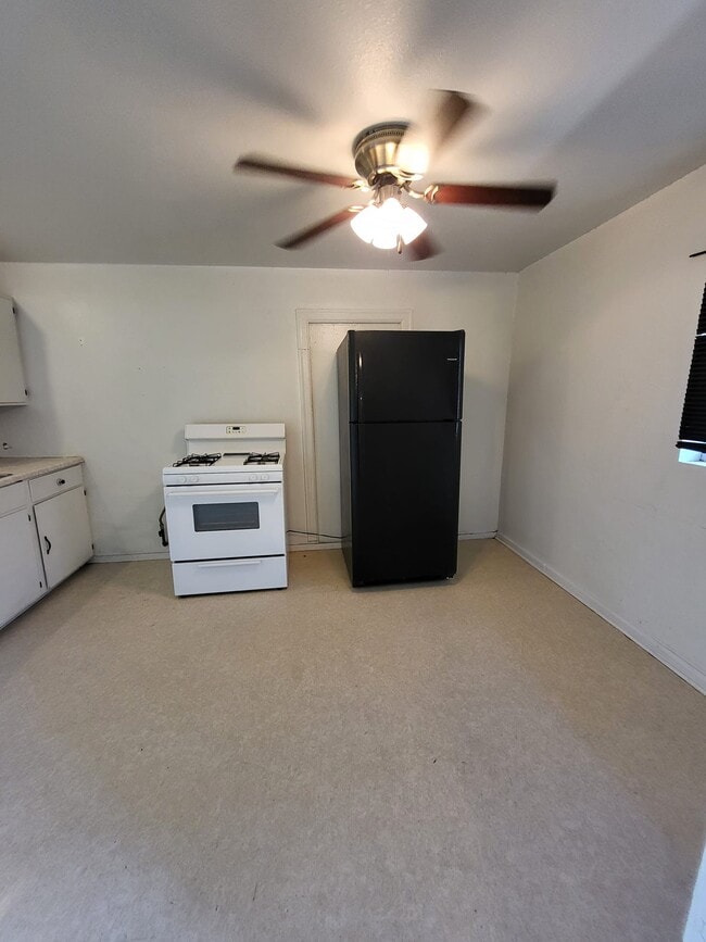 Building Photo - 1008 Runnels St