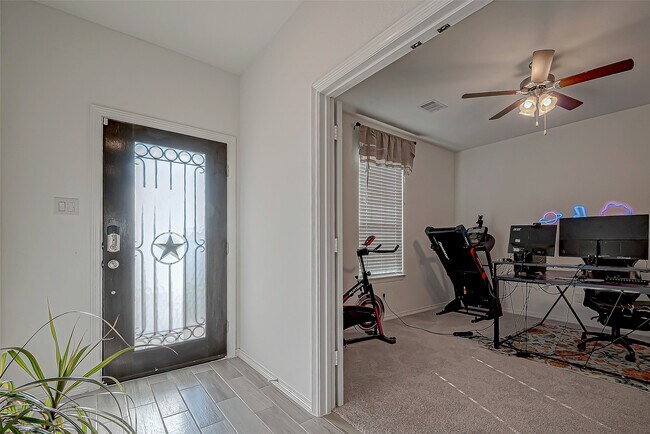 Foto del edificio - 5703 Morning Vis Rd