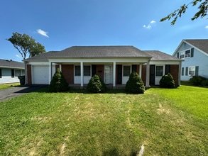 Building Photo - 11 Gaylord Cir