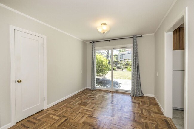 Building Photo - Lovingly Maintained 3 Bed, 1 Bath Home in ...