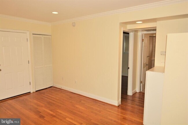 Foto del edificio - 8315 Roanoke Ave