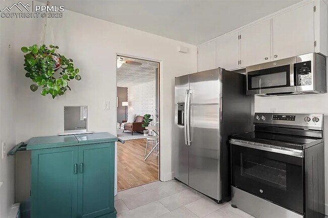 Foto del edificio - 1638 N Foote Ave