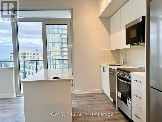 Building Photo - 15 Ellerslie Ave