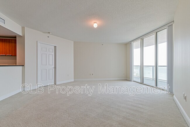 Building Photo - 241 Riverside Dr