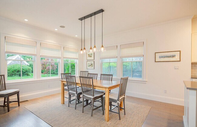 Building Photo - 23 Gansett Ln