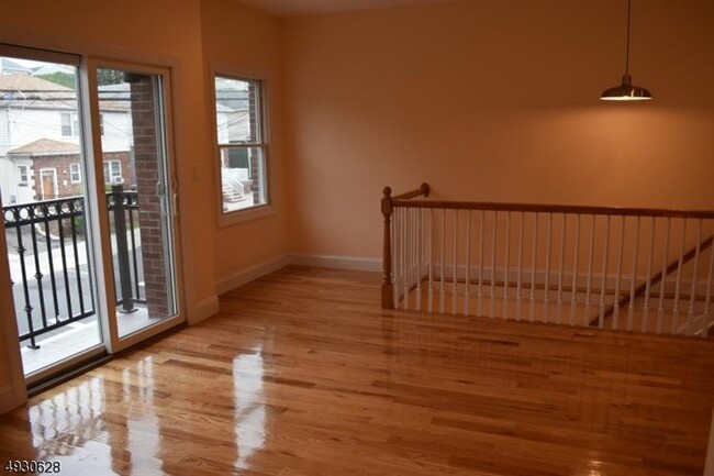 Building Photo - 271 Terrace Ave
