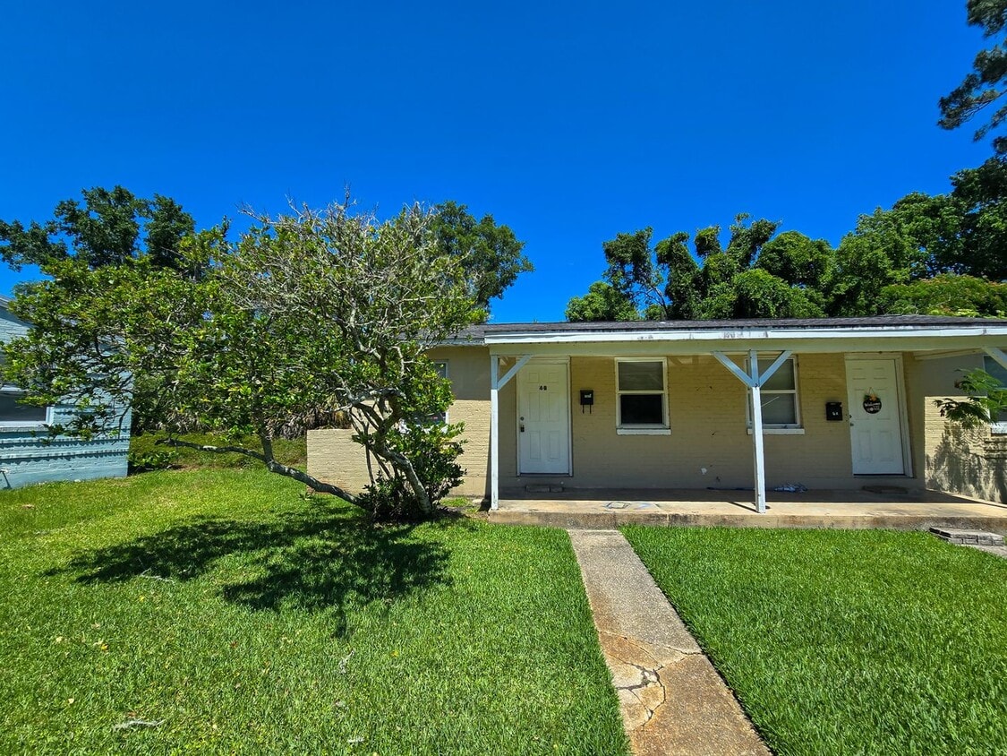 Primary Photo - 1 bedroom 1 bath duplex in Navy Point!