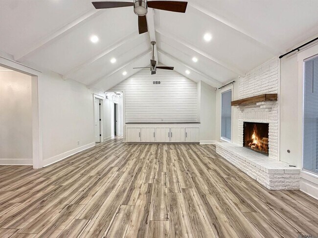 Building Photo - 7323 Sheffield Ct