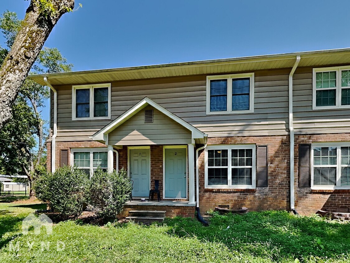 Foto principal - 808 E Spring St