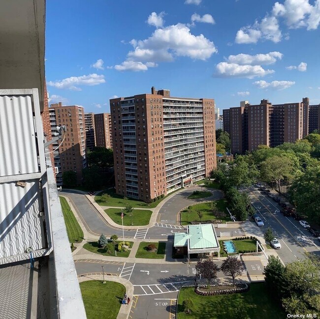 Foto del edificio - 61-15 98th St