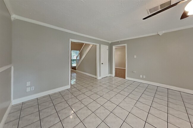 Building Photo - 3238 Three Pines Dr