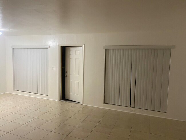 Foto del edificio - 4328 SW 6th St