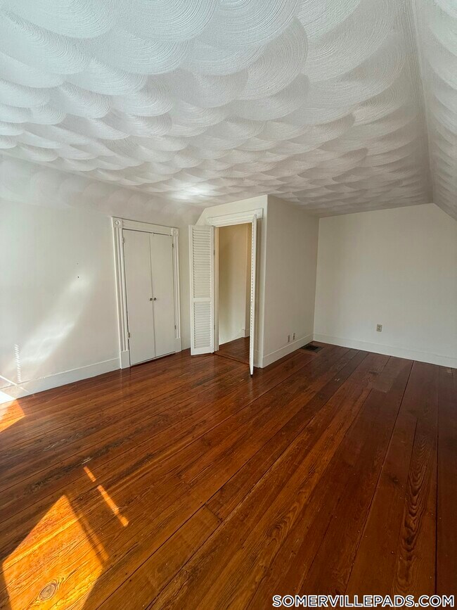 Foto del edificio - 79 Electric Ave