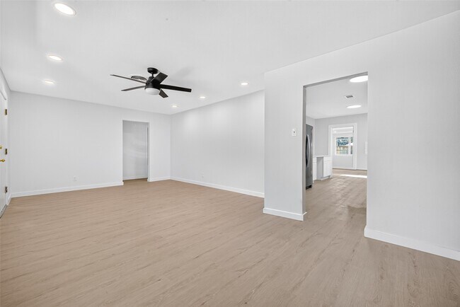 Building Photo - 6131 Birdwood Rd