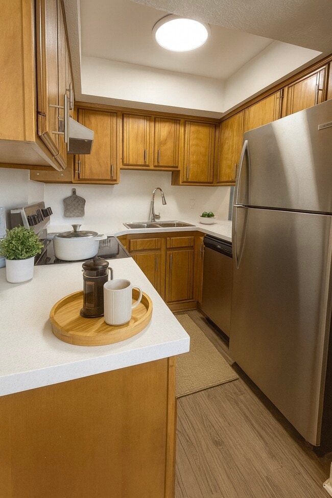 Building Photo - Summer Garden