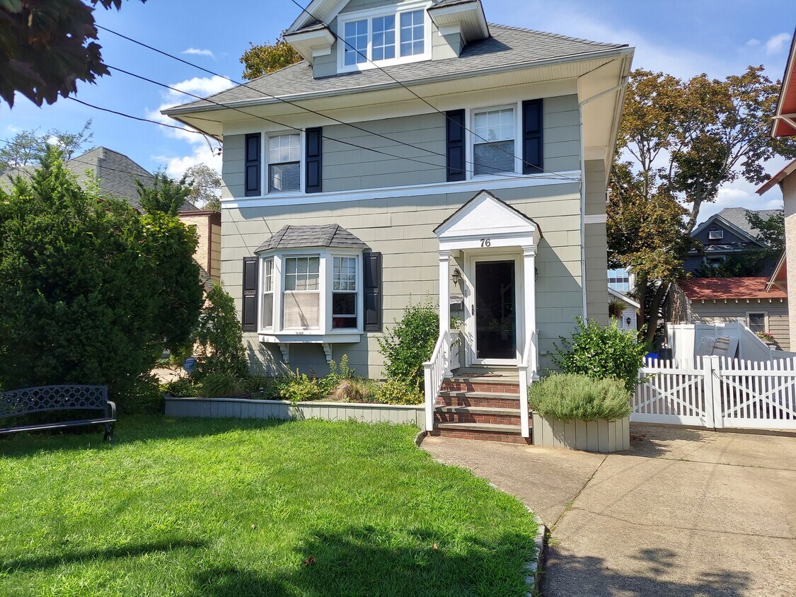 Foto principal - 76 S Village Ave