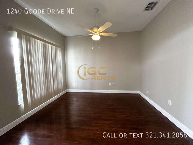 Building Photo - 1240 Goode Dr NE
