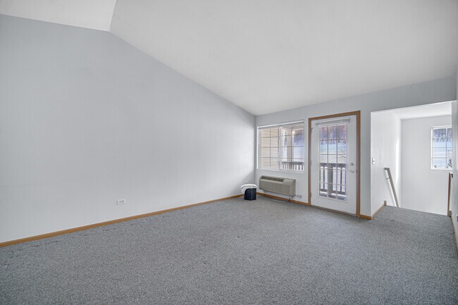 Foto del edificio - 2427 Silverstone Dr