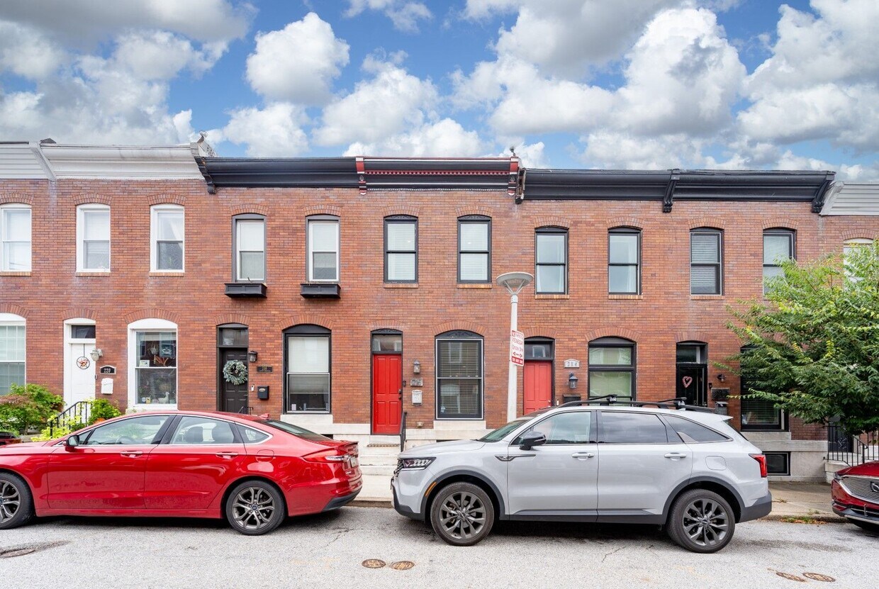 Foto principal - Polished 3 Bedroom/3 Bathroom Rowhouse wit...