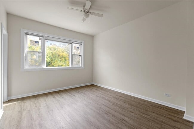 Foto del edificio - 4450 S Wood St