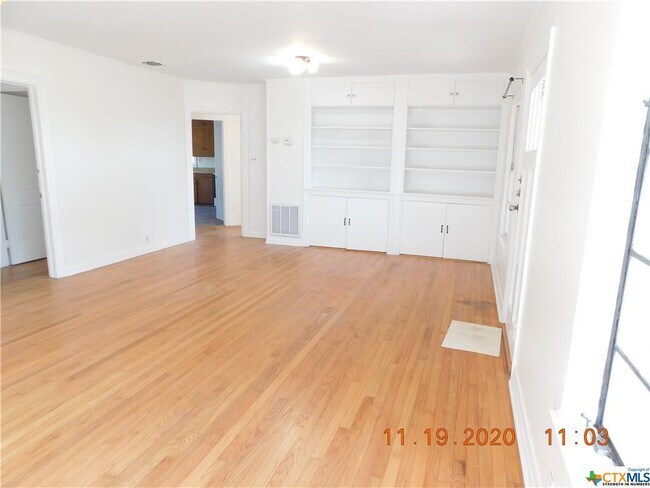 Building Photo - 2 Bergmann Rd