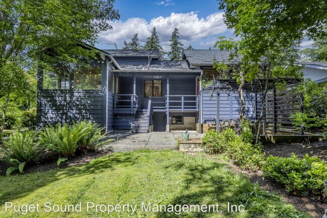 Foto del edificio - 1 br, 1.5 bath House - 460 Ericksen Avenue NE