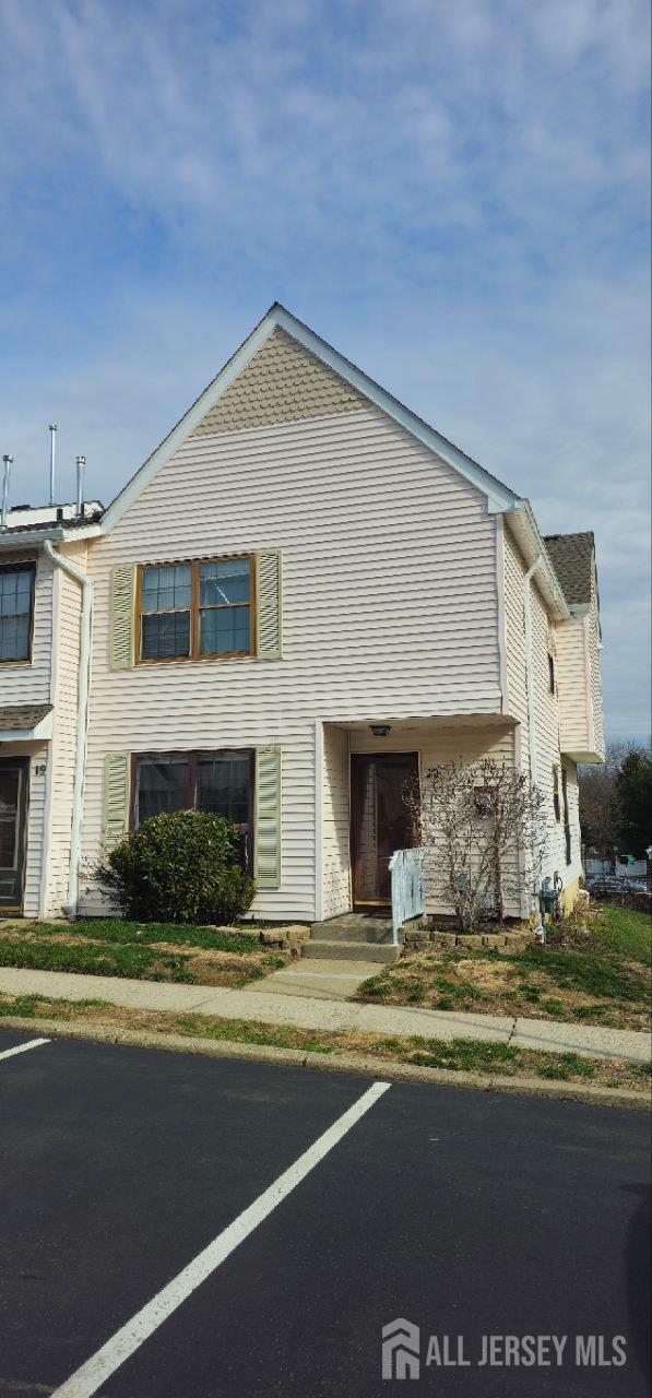 Building Photo - 20 King Charles Ct
