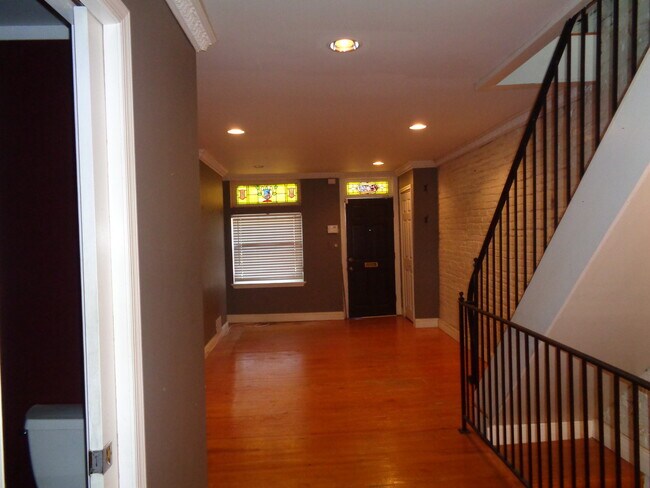 Building Photo - 2727 Hudson St