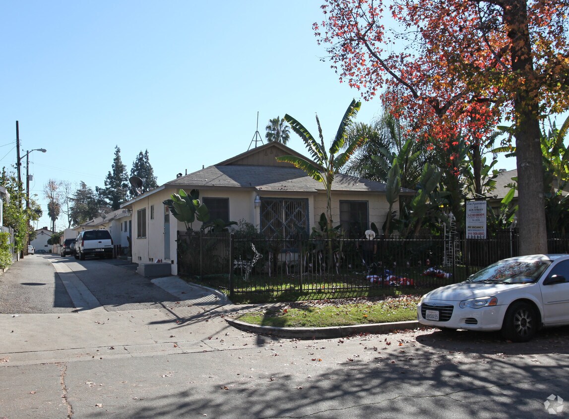Primary Photo - 212 W Elm Ave