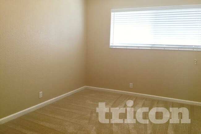 Foto del edificio - 1036 Nightingale Ct