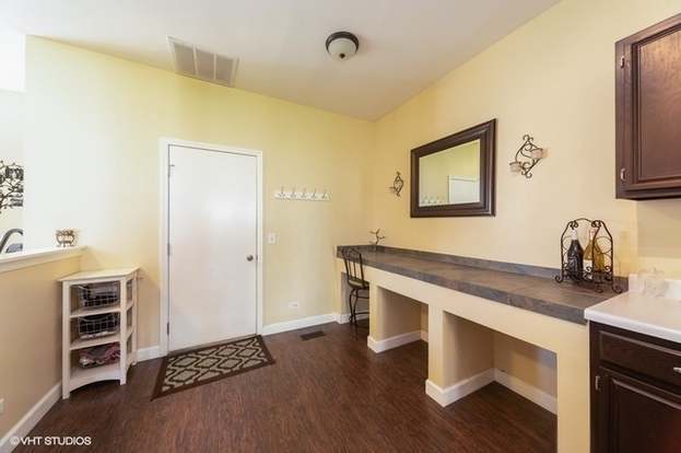 Foto del edificio - 230 Partridge Ct