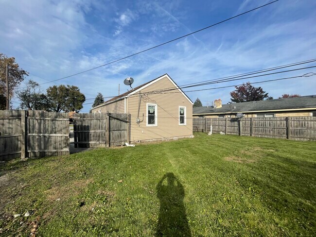 Building Photo - 1446 173rd St
