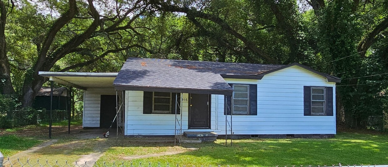Primary Photo - Nice Home with Fenced Yard