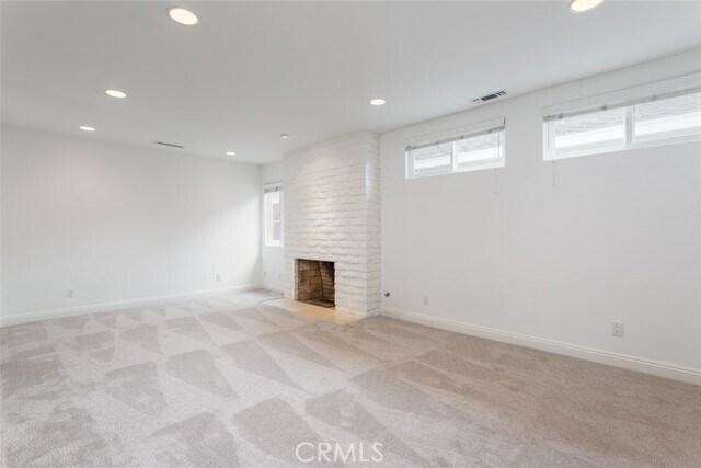 Foto del edificio - 123 Sapphire Ave