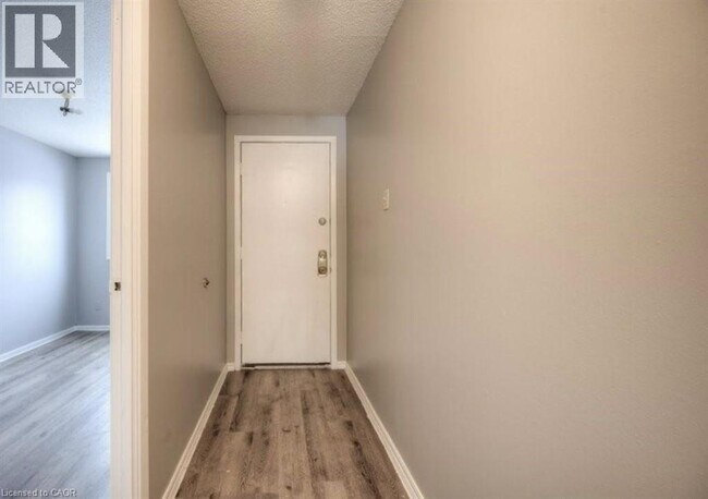 Photo du bâtiment - 1200 Courtland Ave E