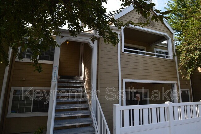 Photo - 1462 E Foxboro Dr Apartment