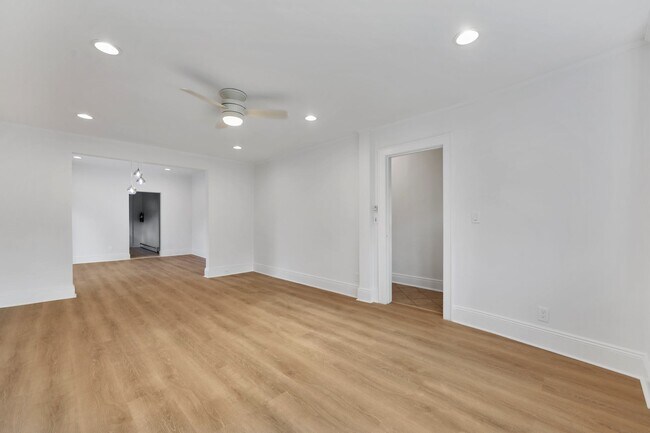 Building Photo - 131 Van Nostrand Ave