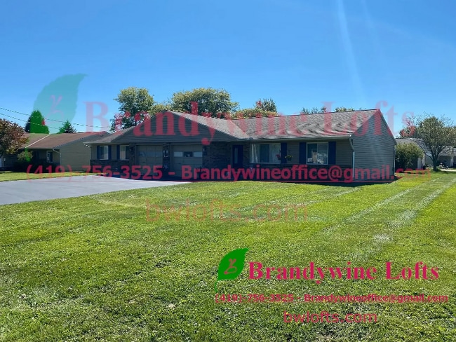Building Photo - 639 Straub Rd W
