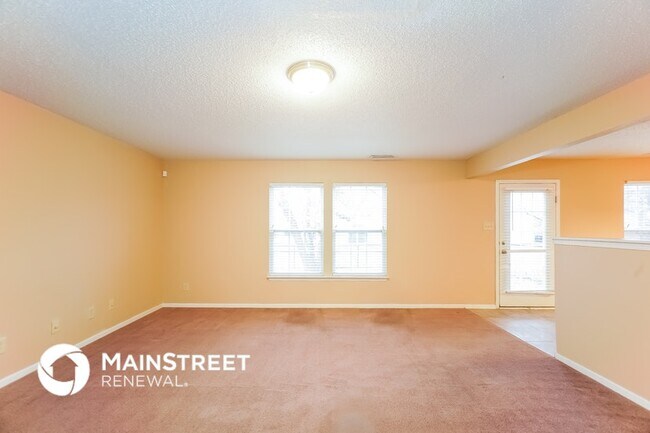 Building Photo - 10806 Woods Dr