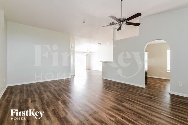 Foto del edificio - 5521 Sycamore Canyon Dr