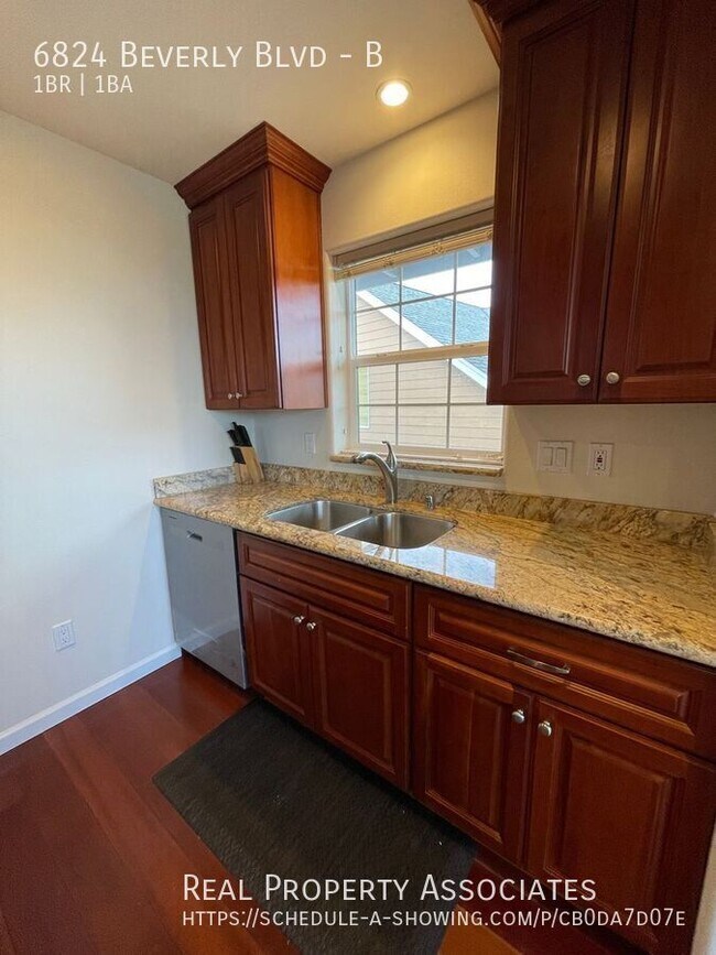 Foto del edificio - 6824 Beverly Blvd