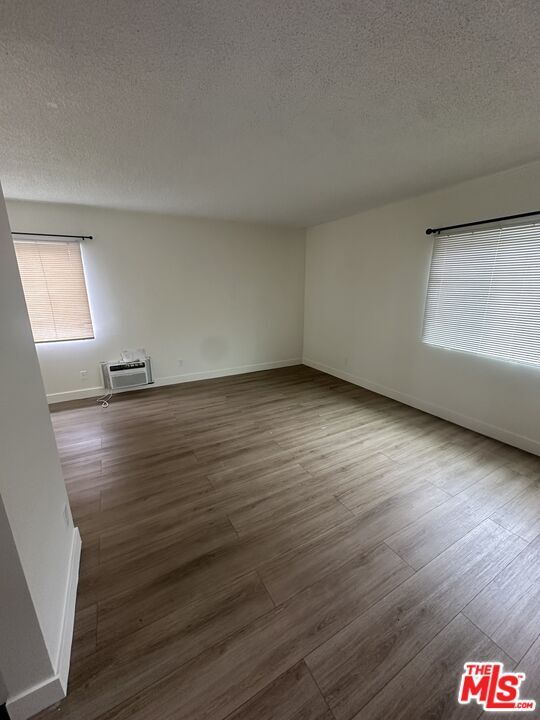 Foto del edificio - 6150 Radford Ave