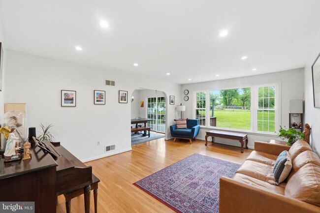 Foto del edificio - 9809 Sunset Dr