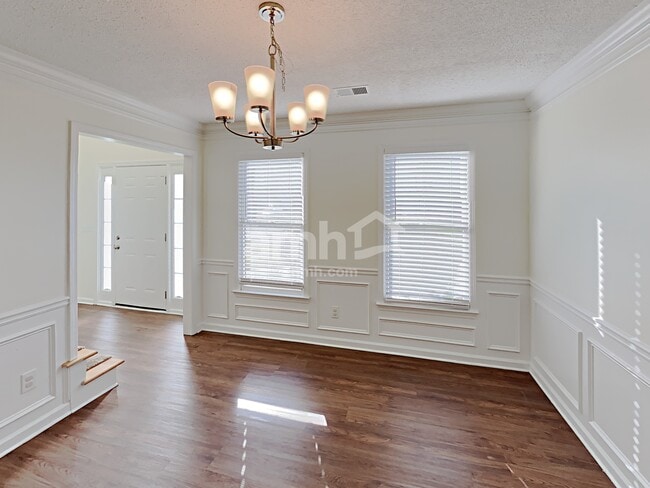 Building Photo - 1121 Lauren Way